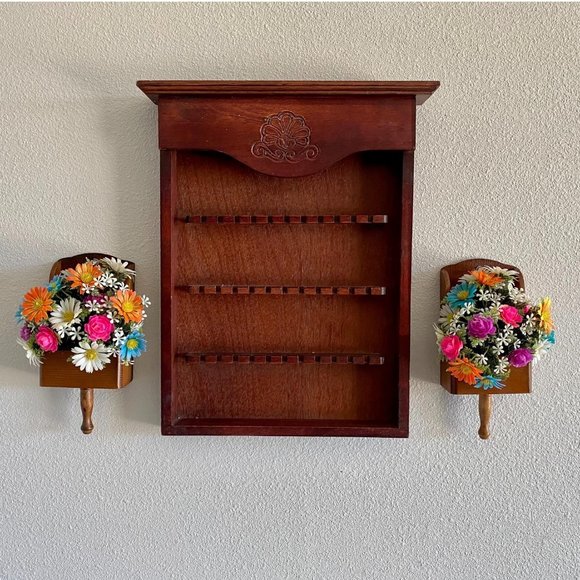 SOLD - Vintage Carved Wooden 33 Spoon Display - Picture 3 of 7